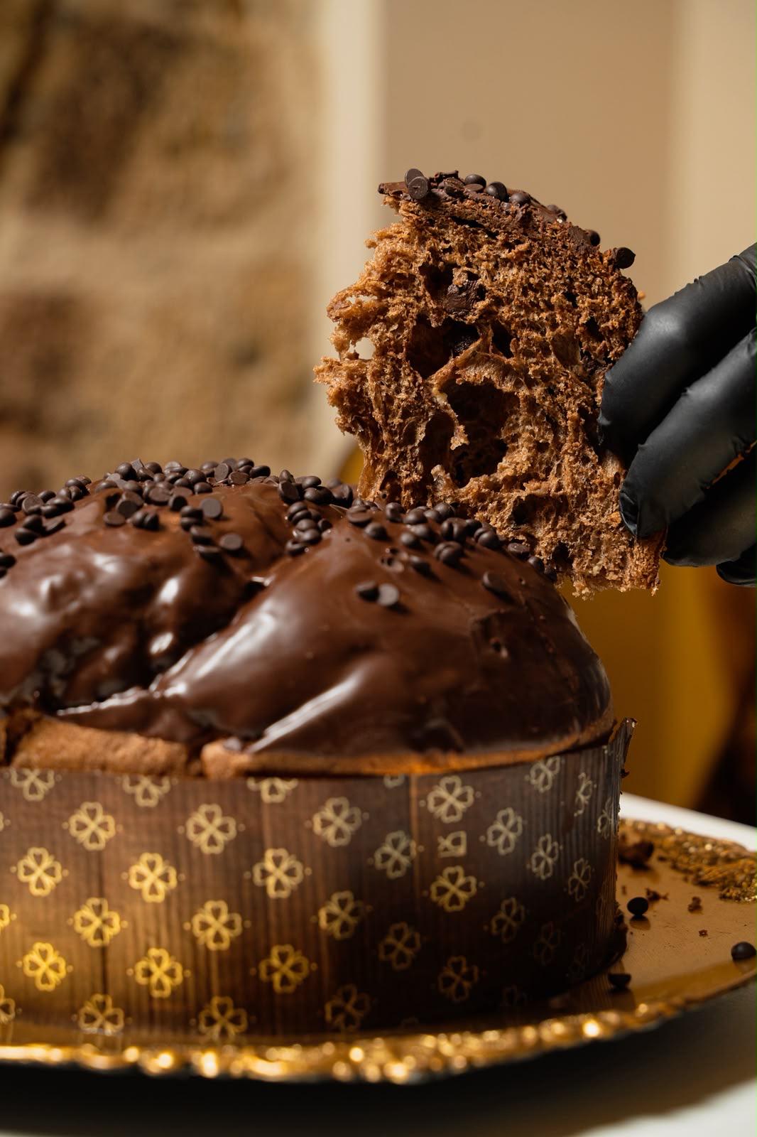 Panettone al Cioccolato con Sac à Poche di Nutella